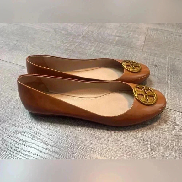 Tory Burch Umber Chelsea Patent
Ballet Flats In Umber - Picture 4 of 5